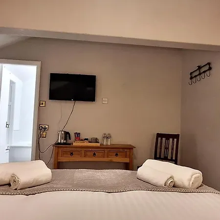 酒店 The Royal Oak, *