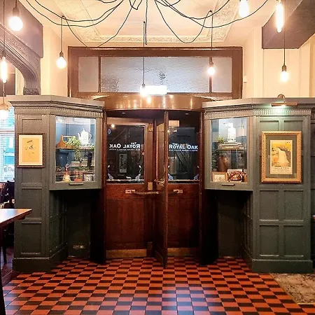 酒店 The Royal Oak, 塞特尔